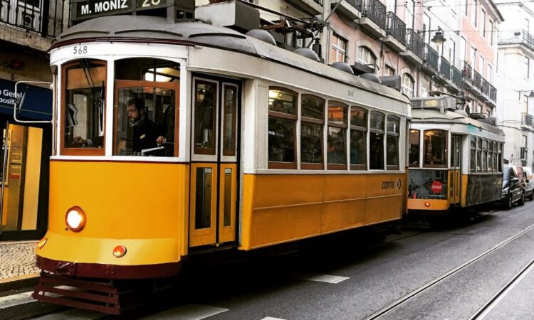 Vittoriese investito da un tram in Portogallo: è grave