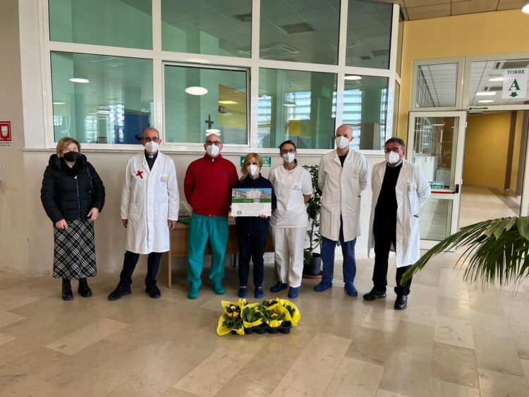 Giornata per la vita: una targa per gli operatori del Giovanni Paolo II