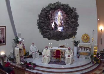 Le 15 visite alla Madonna di Lourdes: omelia del vescovo La Placa in tempi di guerra