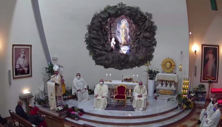 Le 15 visite alla Madonna di Lourdes: omelia del vescovo La Placa in tempi di guerra
