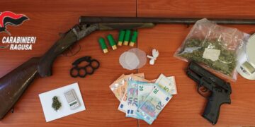 Vittoria: arrestati conviventi per armi e droga