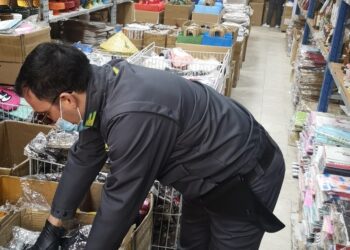 Vittoria: sequestrati 149 mila articoli di carnevale non sicuri