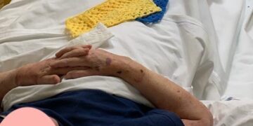 All’Hospice di Ragusa, i ricami con i colori della bandiera ucraina, simbolo di pace e preghiera