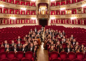Milano e Ragusa nuovamente unite dalla musica. Il primo violino de La Scala e l’orchestra dell’Accademia La Scala insieme per il Concerto di Primavera al Teatro Donnafugata di Ragusa Ibla. Il 31 marzo