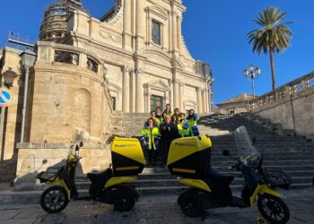 Speciale cartolina postale in occasione della festa della donna