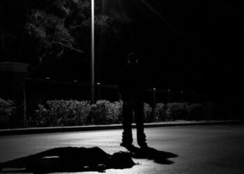 Rapina in zona Roccazzo, ferita una donna di 50 anni