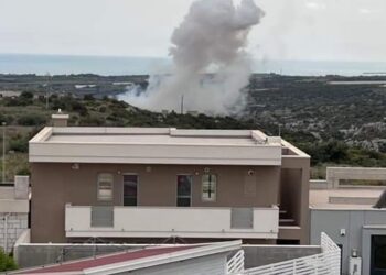 Sono stati due 15enni ad appiccare il fuoco all’ex fabbrica di fuochi d’artificio di Ispica