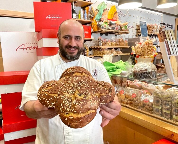 A Messina, le tradizioni dei dolci di Pasqua si rinnovano nel Panificio dell’Ambasciatore del Gusto Francesco Arena
