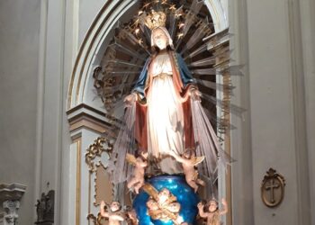 Maria Santissima della Medaglia, dopo due anni d’attesa il simulacro esposto in cattedrale