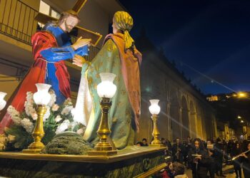 L’ultima processione delle confraternite per le vie di Ibla. Oggi al Duomo il “Quarantore”