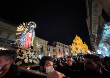 Il Cristo e l’Addolorata, ieri sera in processione a Ibla