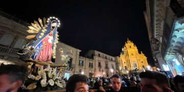 Il Cristo e l’Addolorata, ieri sera in processione a Ibla