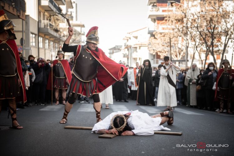 La via crucis alla Parrocchia del Sacro Cuore di Gesù a Ragusa