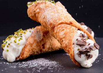 Cannoli con ricotta vaccina, da Bottega 27 il kit con la “variante iblea” che racconta l’essenza di un territorio