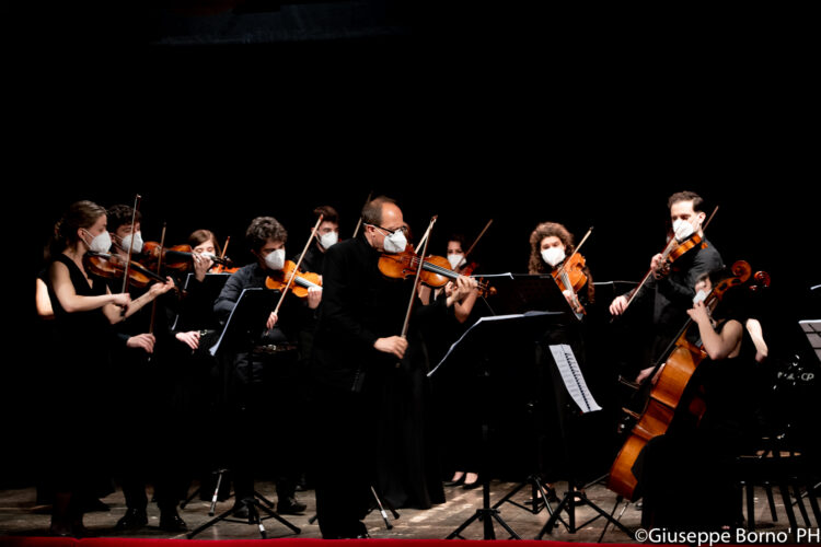 Le otto stagioni di una primavera speciale. Sold out al Teatro Donnafugata per il Concerto di Primavera con l’orchestra d’archi dell’Accademia Teatro alla Scala di Milano