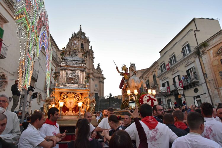 I solenni festeggiamenti di San Giorgio martire chiusi ieri a tarda notte