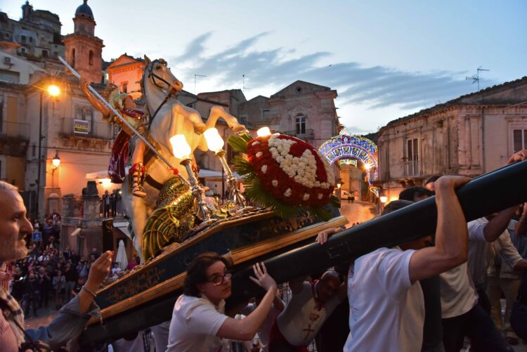 San Giorgio torna a riabbracciare fedeli e devoti