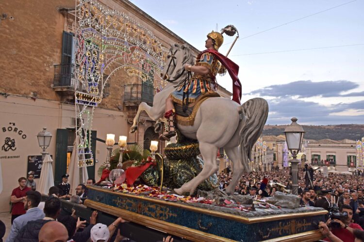 Nel fine settimana la processione per San Giorgio Martire a Ragusa