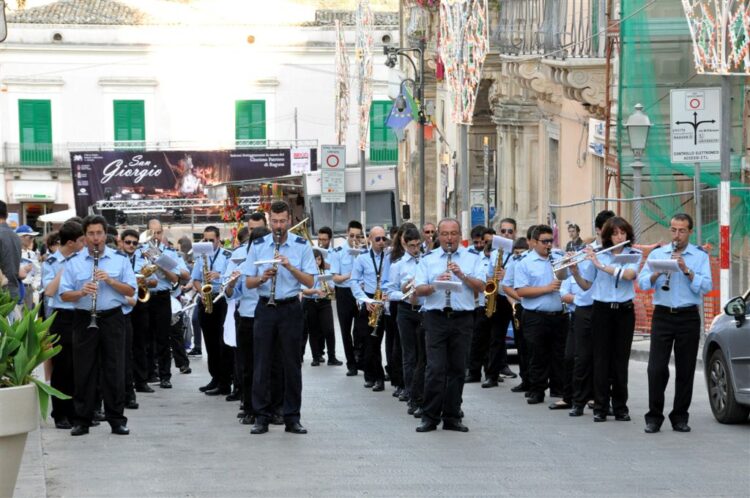 Festa di San Giorgio a Ragusa: sfilata bandistica “Ibla in musica”