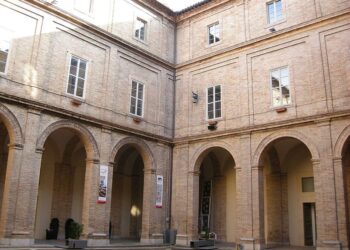 Da Comiso a Urbino, dialogo tra artisti: gemellaggio e mostra collettiva alla Galleria Civica Albani di Urbino