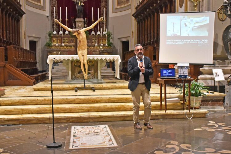 Lo straordinario Crocifisso ligneo restaurato della Cattedrale di Ragusa. Quali sono le sue caratteristiche?