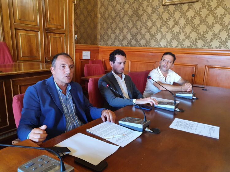 “Voto dove Vivo”, presentato in conferenza stampa a Ragusa il ddl per far esercitare il diritto di voto ai fuorisede