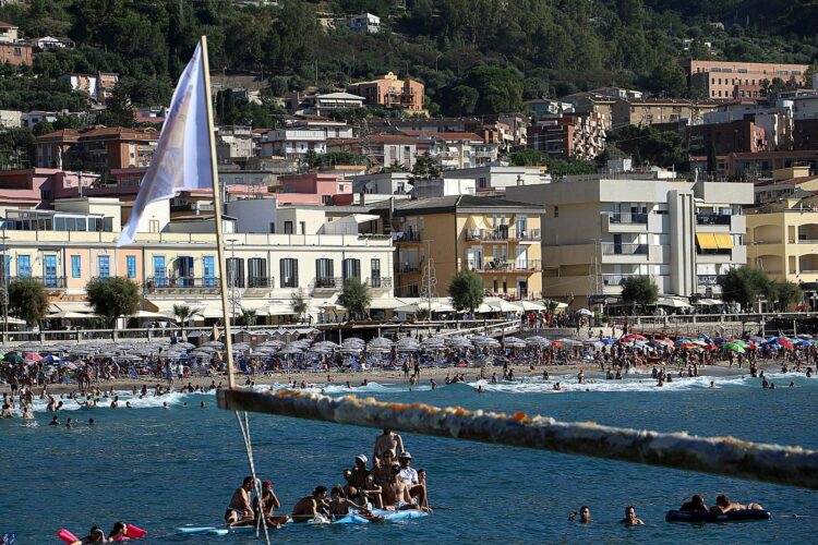 A Cefalù ritorna la tradizionale ‘Ntinna a mari