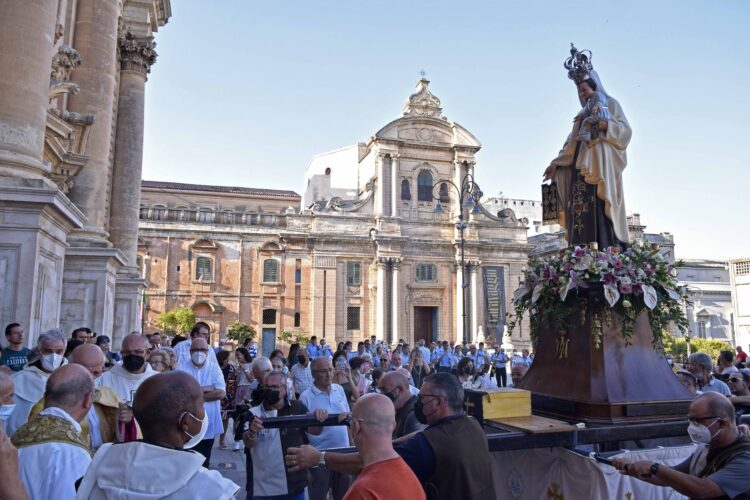 Madonna del Carmine a Ragusa, ieri la processione