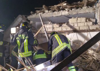Esplode una bombola, crolla una palazzina in C.da Fiumara, Scicli. Un morto