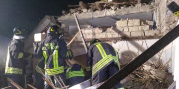 Esplode una bombola, crolla una palazzina in C.da Fiumara, Scicli. Un morto