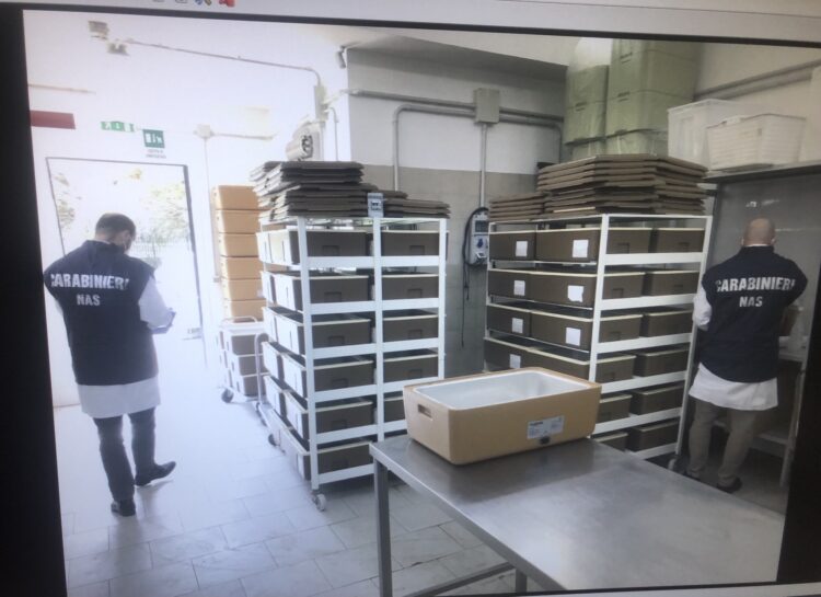 I Nas chiudono un chiosco-bar di Donnalucata