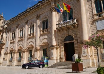 Furto in una scuola a Scicli, preso un 26enne