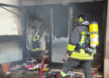 Incendio in un laboratorio artigianale di Modica