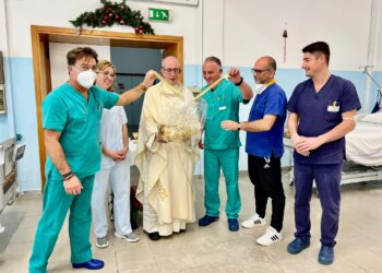Le commoventi celebrazioni natalizie negli ospedali della provincia