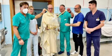 Le commoventi celebrazioni natalizie negli ospedali della provincia
