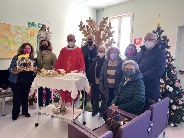 Donato un presepe al reparto di ostetricia e ginecologia di Ragusa