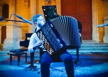 Natale in scena: a Ragusa Ibla si inizia domenica 18 dicembre con il concerto “Makros Kosmos e Pitagora”. Poi arrivano Montandon e Savatteri