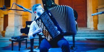 Natale in scena: a Ragusa Ibla si inizia domenica 18 dicembre con il concerto “Makros Kosmos e Pitagora”. Poi arrivano Montandon e Savatteri