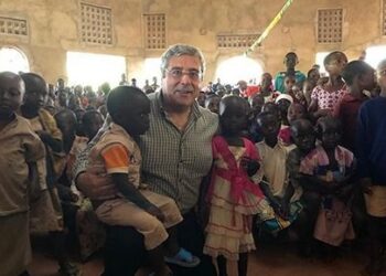 Salvatore Cuffaro torna in Burundi per una missione di volontariato