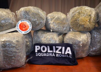 Droga: polizia sequestra 44 kg di marijuana a Vittoria