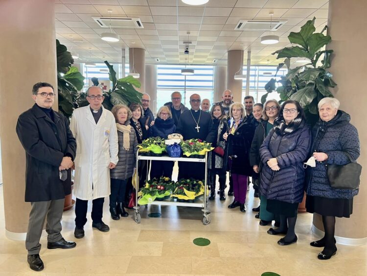 Giornata per la vita, il Vescovo di Ragusa ha benedetto neonati e mamme