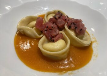 Esaltazione del gusto tra passato e presente a L’Agorà: dalla pizzeria si aggiunge il ristorante dalla cucina siciliana in chiave innovativa