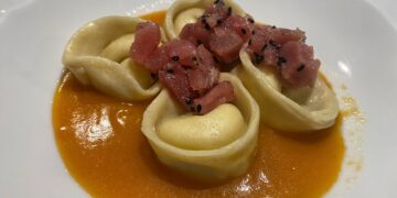 Esaltazione del gusto tra passato e presente a L’Agorà: dalla pizzeria si aggiunge il ristorante dalla cucina siciliana in chiave innovativa