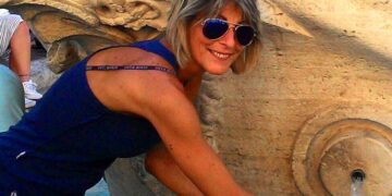 Un 8 marzo di dolore: “Adessobasta” dedica questa giornata a Torpekai Amarkhel morta a Cutro e a Rosalba Dell’Albani, ultima vittima di femminicidio