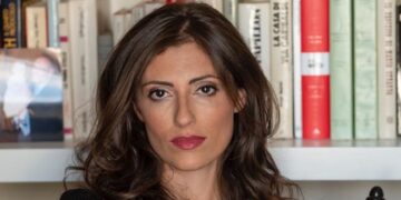 Doppio appuntamento al Teatro Donnafugata di Ragusa Ibla mercoledì 12 aprile. Alle 18.00 la presentazione del nuovo libro di Costanza DiQuattro e alle 21.00 concerto di Simone Cristicchi