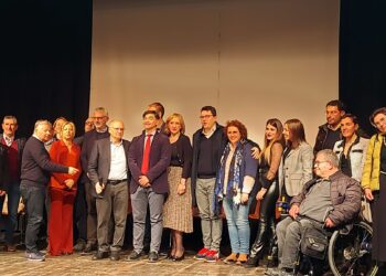 Ragusa prossima presenta la lista dei candidati insieme a Cassì. Il teatro dei Salesiani stracolmo