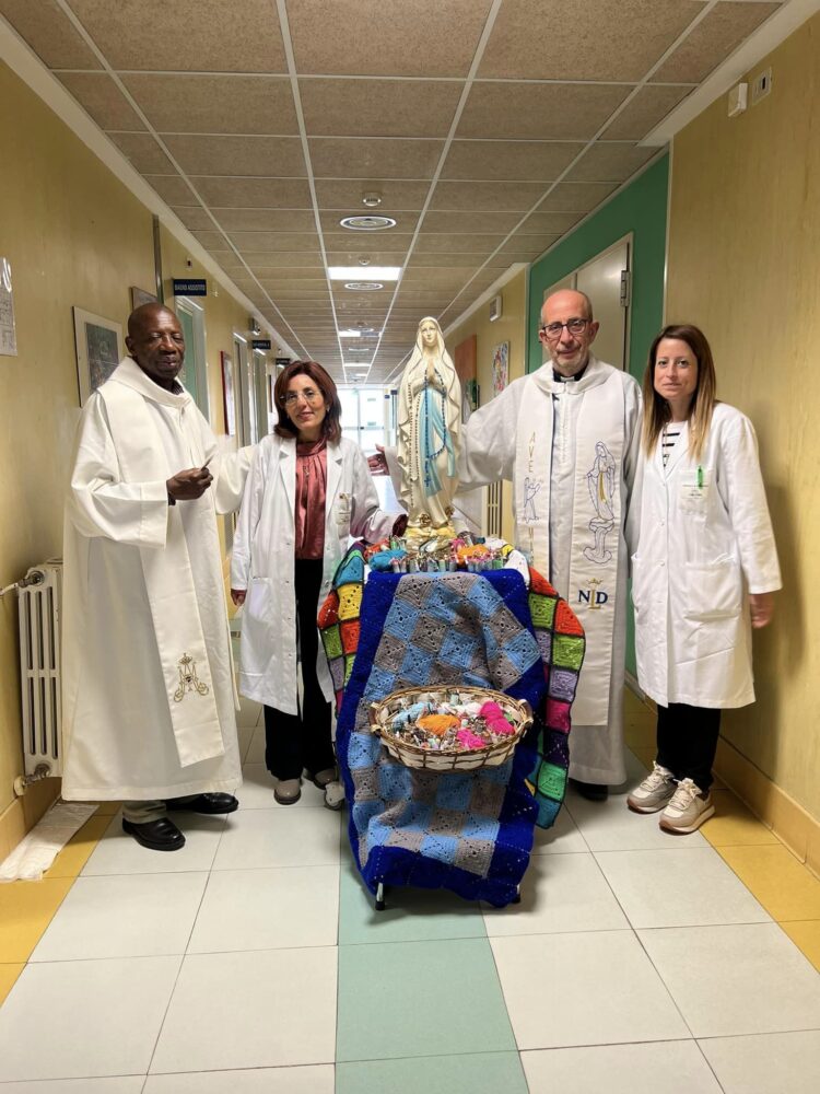 Dalla Preghiera Mariana all’Hospice alla benedizione dei petali di rose per i malati in occasione di Santa Rita