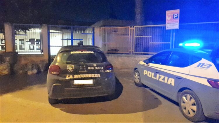 Tentato furto in una scuola elementare di Vittoria