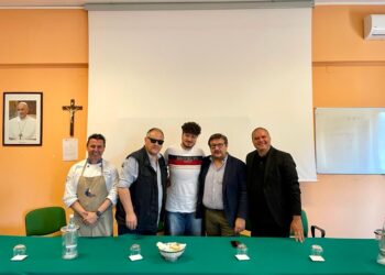 Giuseppe Oriti, vincitore del Messina Street Food Fest, dona il suo premio a uno studente meritevole