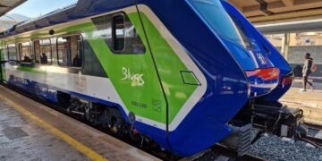 Arrivano i nuovi treni Blues nei giorni feriali e con essi, nei festivi, torna la barocco line